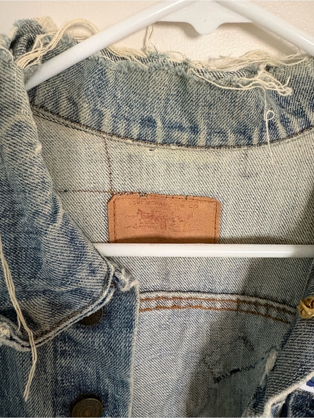 Levi's Light Blue Denim Jacket with Branded Snap - Picture 7 of 7